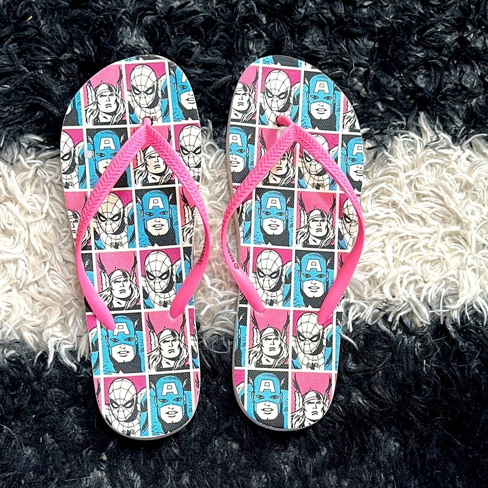 Marvel Superhero Flip Flops with Pink Straps, Sz 9/10